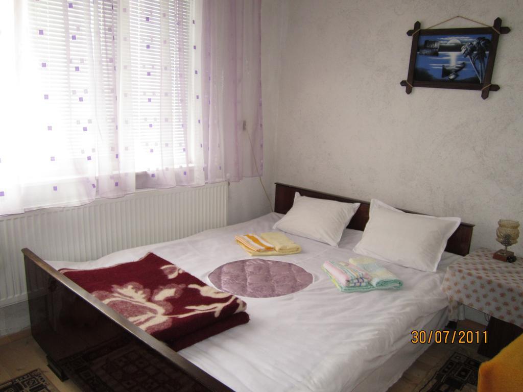 טריגראד Kristal Guest House חדר תמונה